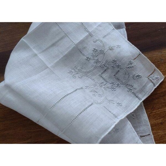 NWT Vintage Hanky Drawnwork Silver Scroll Embroidery Carol Stanley Linen New - Picture 4 of 5